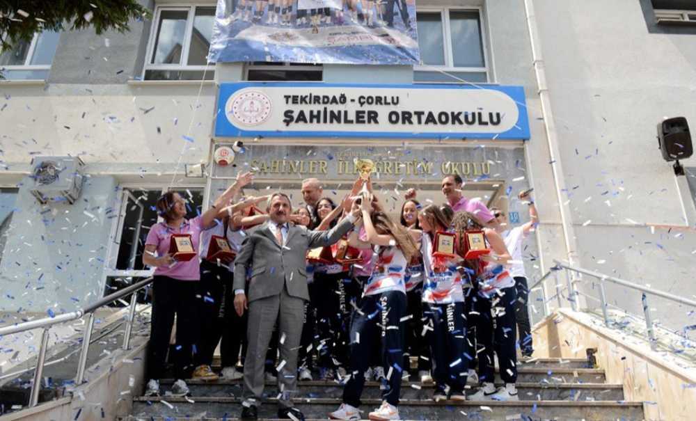 Şahinler Ortaokulu Yeniden Türkiye Şampiyonu!