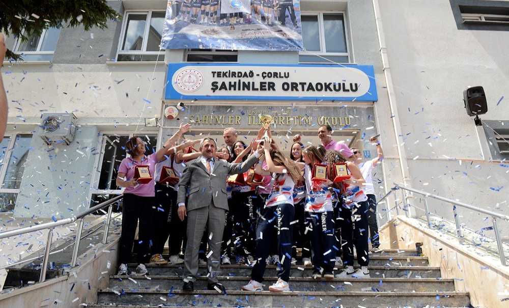 Şahinler Ortaokulu Yeniden Türkiye Şampiyonu!