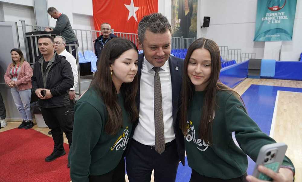 “Şampiyon Kızlarımızla Gurur Duyuyoruz”