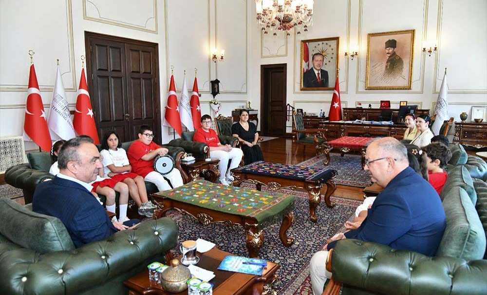 Sanatla Büyüyen Çocuklar Vali Soytürk'ün Konuğu Oldu