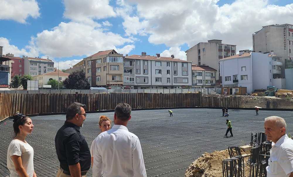 Sarıkurt, Otopark İnşaatını İnceledi
