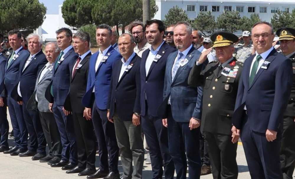 Şehit Teğmen İçin Havalimanında Askeri Tören Düzenlendi