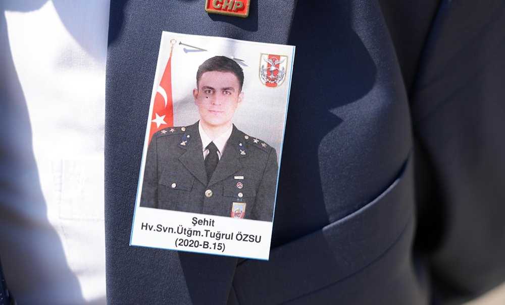 Şehit Teğmen İçin Havalimanında Askeri Tören Düzenlendi