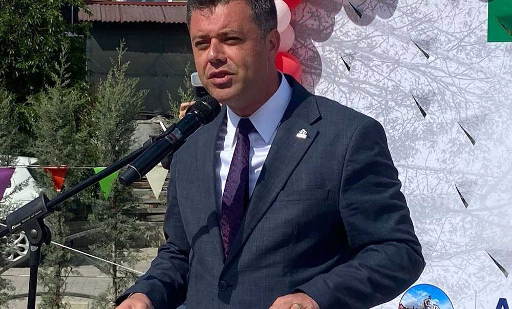 Şeyh Si̇nan Mahallesi̇ne Ferdi̇ Zeyrek Parki Açildi