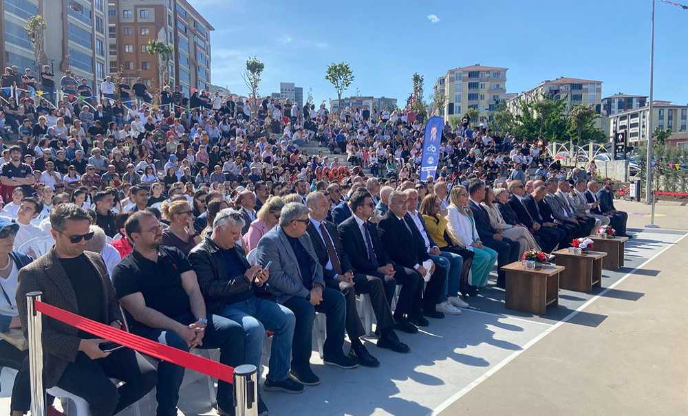 Şeyh Si̇nan Mahallesi̇ne Ferdi̇ Zeyrek Parki Açildi