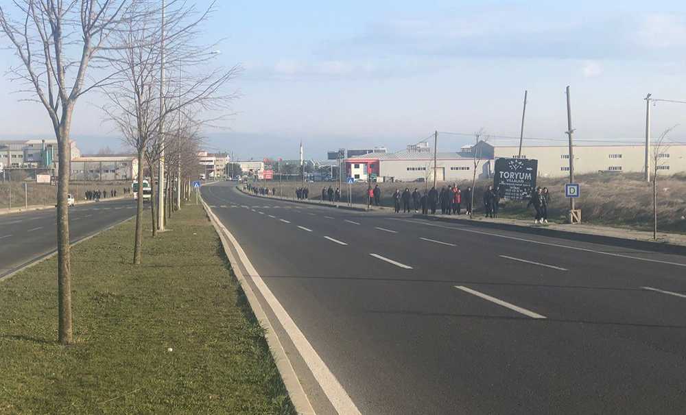 Soğuk Havada Öğrenci̇leri̇n Uzun Yolculuğu!