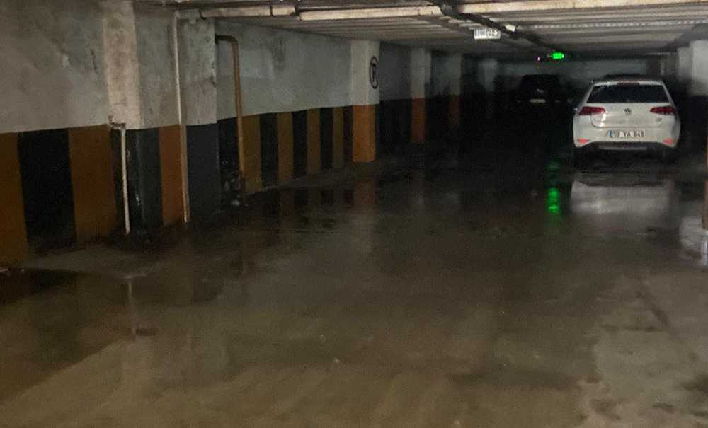 Su Alan Otopark Günden Güne Çürüyor