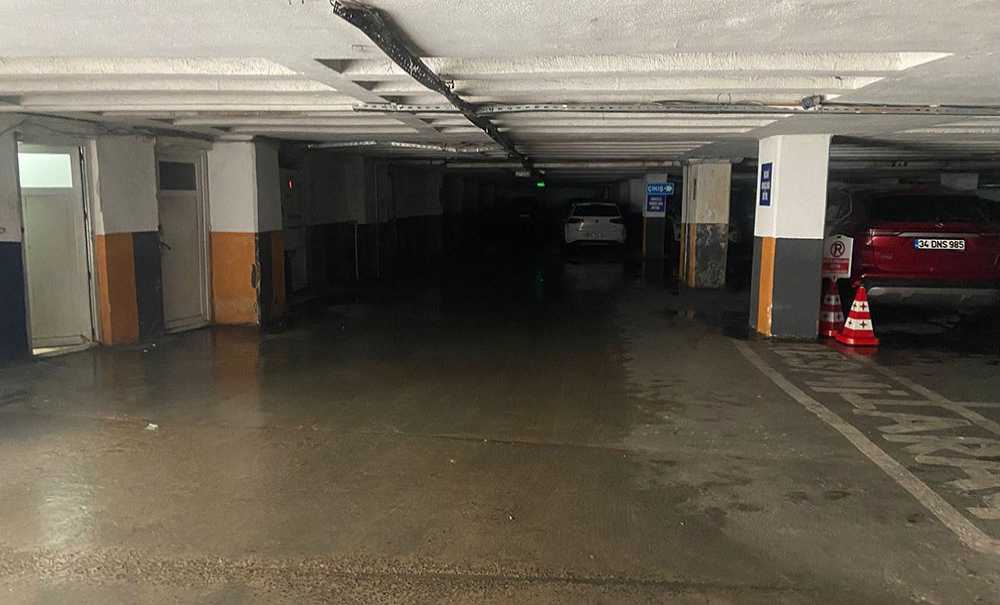 Su Alan Otopark Günden Güne Çürüyor