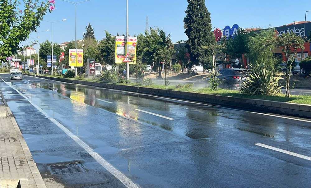 Su Kıtlığı Varken Asfalt Sulanıyor!