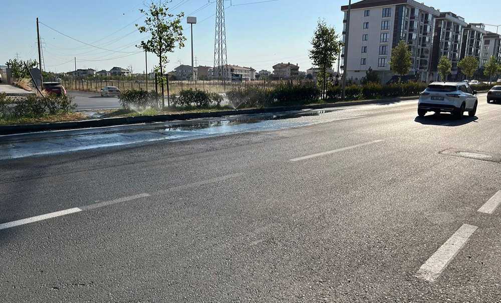 Su Kıtlığı Varken Asfalt Sulanıyor!