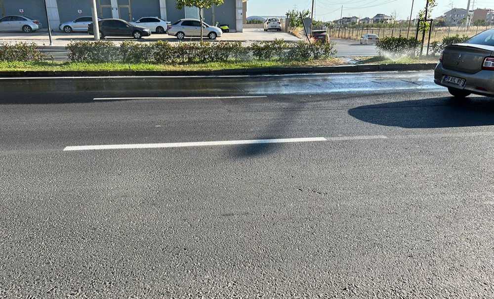 Su Kıtlığı Varken Asfalt Sulanıyor!