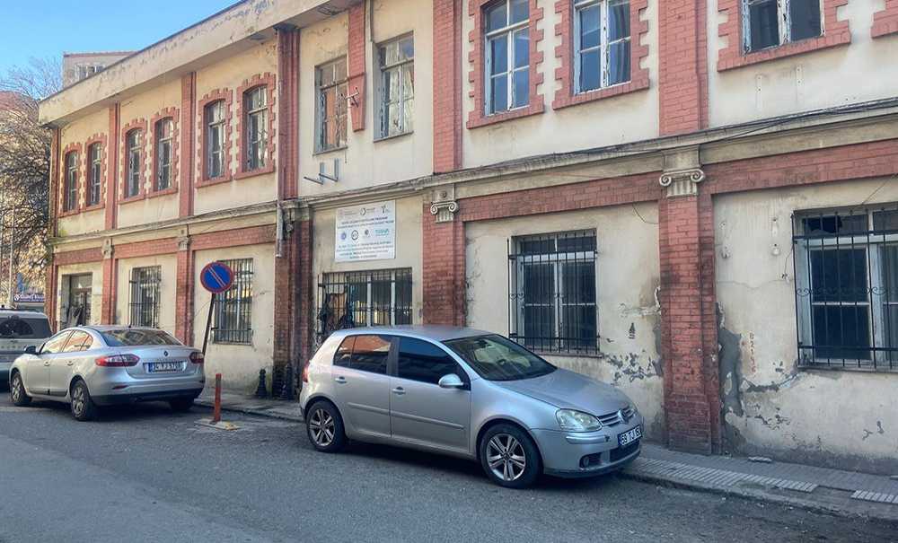 Tarihi Binadaki Görüntüler Dikkat Çekiyor