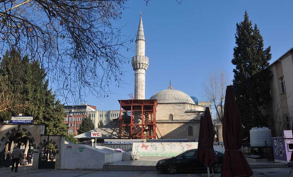 Tarihi Cami 6 Aydır Hizmet Bekliyor!