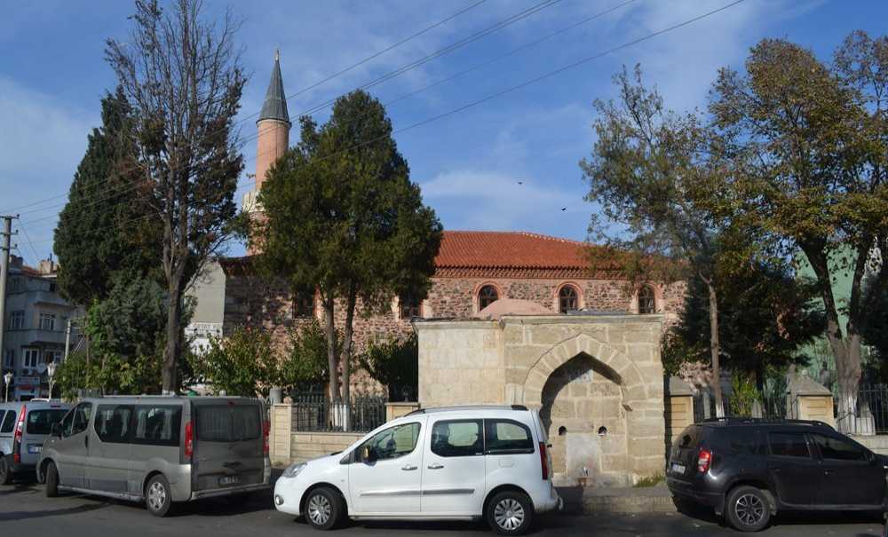 Tarihi Çeşme Suya Kavuşacağı Günü Bekliyor