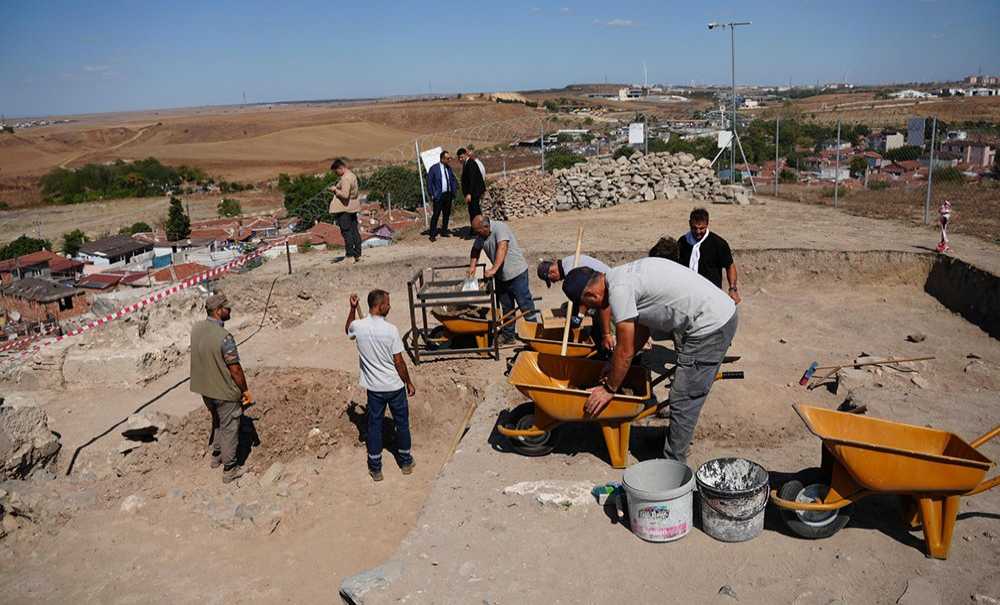 Tarihi Kalede Kazı Çalışmaları Sürüyor