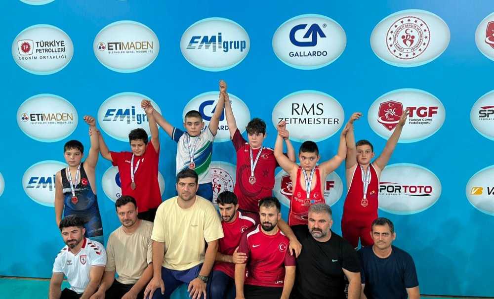Tekirdağlı Güreşçiler Önemli Başarılara İmza Attı