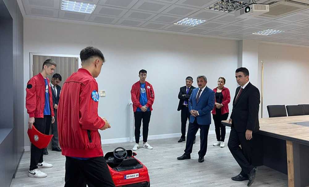 Teknofest'te Dereceye Giren Öğrenciler Kaymakam Eren'i Ziyaret Etti