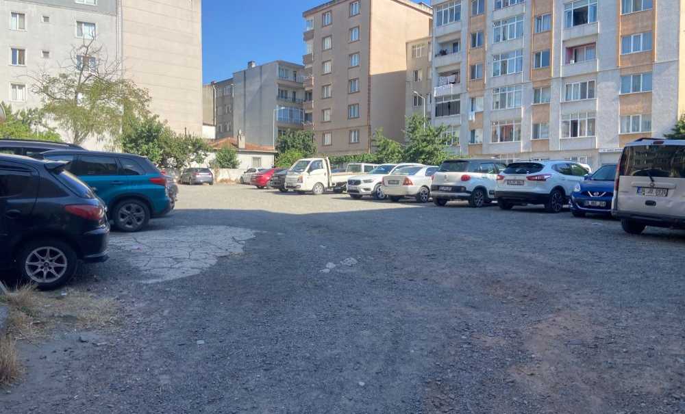 Tekpark'ın Bakımsız Otoparkı Tepki Çekiyor