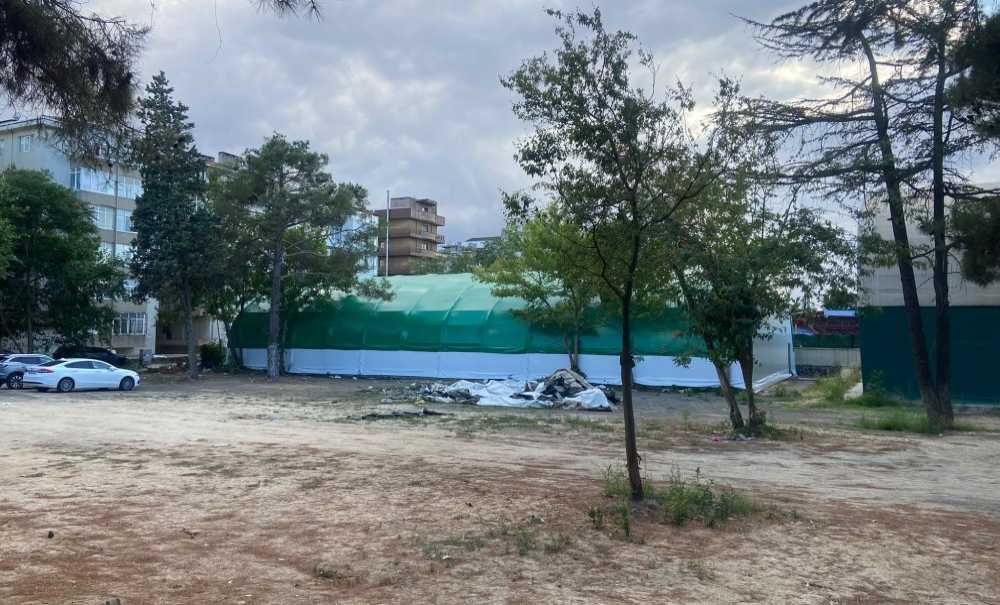 Tenis Kortu Yenilendi