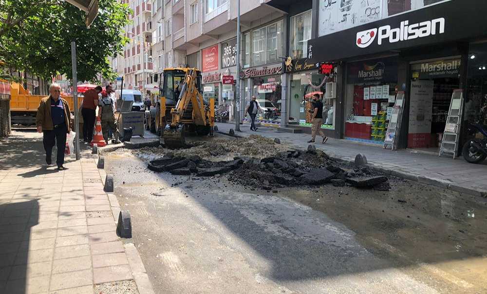 Teski̇ Su Kaçağina Müdahele Etti̇