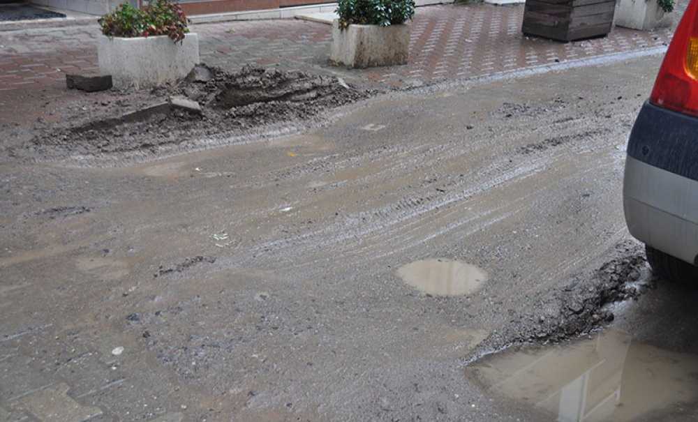 Teski̇'nin Kazdığı Yer Bataklığa Dönüştü