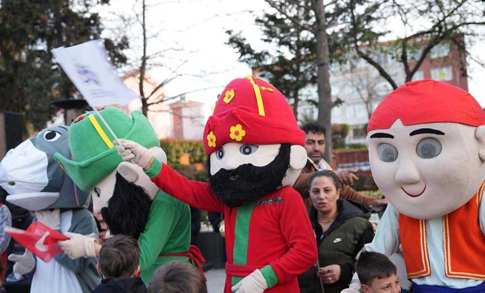 Tiyatro Festivali Coşkuyla Başladı