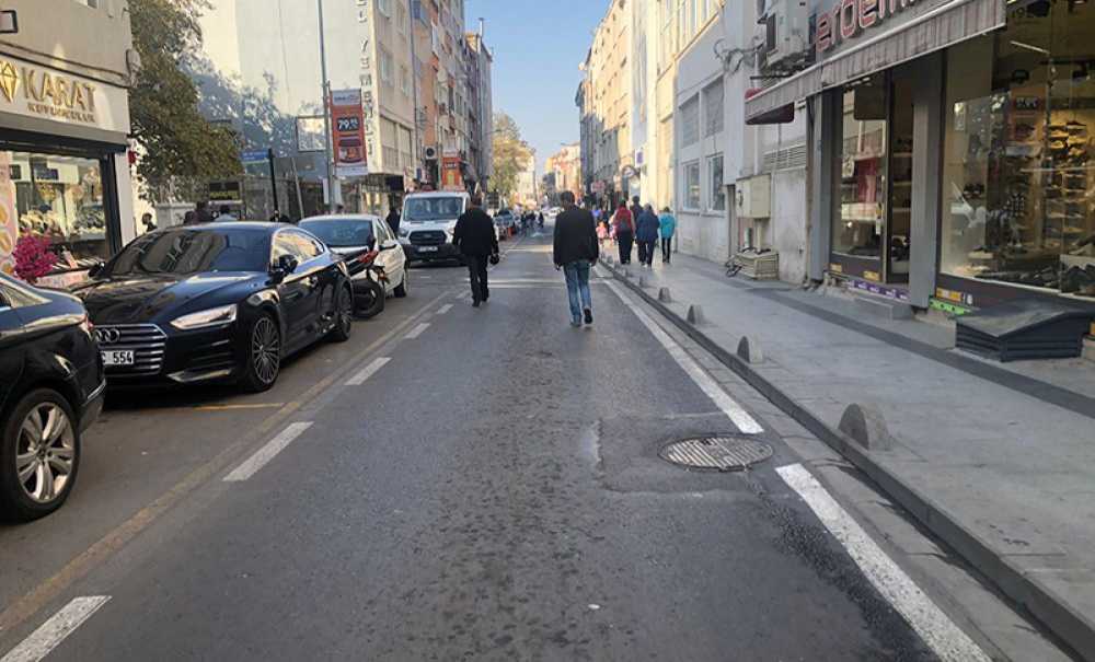 Tören Nedeniyle Cadde Ve Sokaklar Trafiğe Kapatıldı
