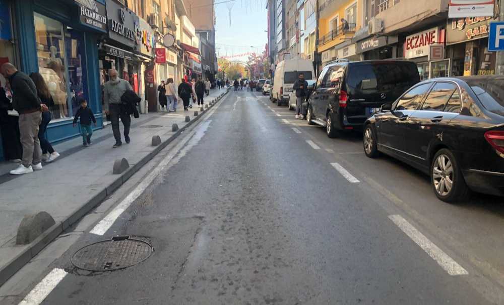 Tören Nedeniyle Cadde Ve Sokaklar Trafiğe Kapatıldı