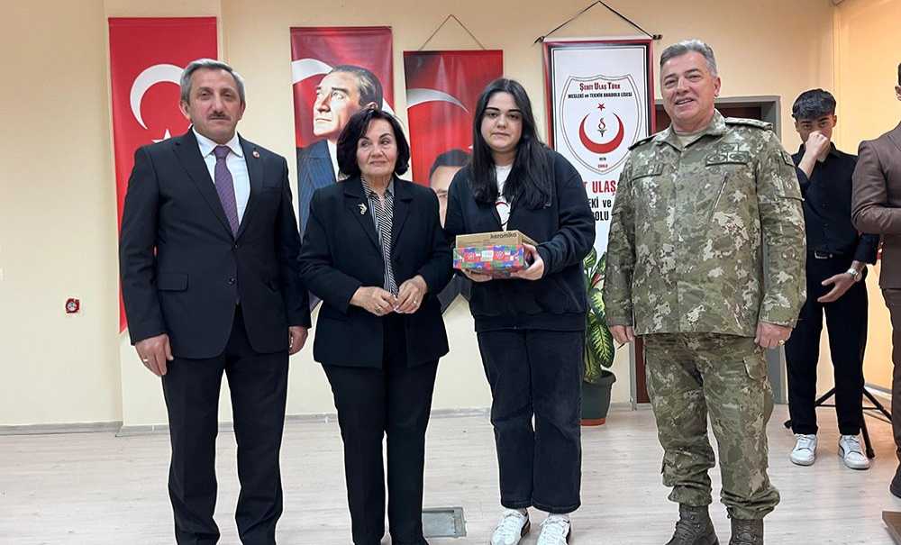 Tümgeneral Alper, Okulda Anma Programına Katıldı