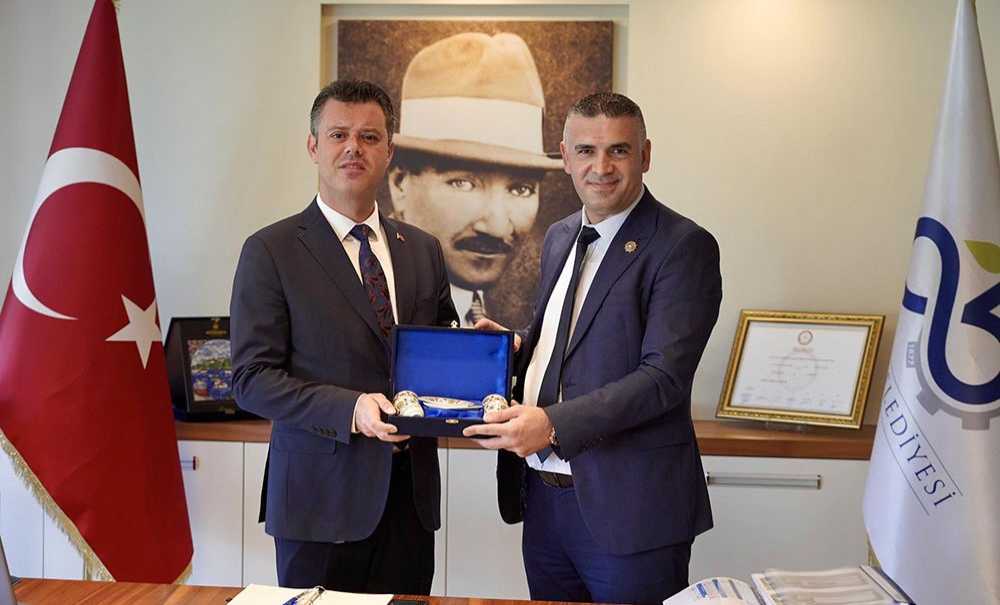 Türk Metal Sendikası'ndan Belediye Ve Ak Parti'ye Ziyaret