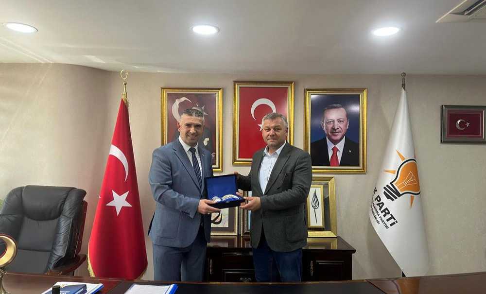 Türk Metal Sendikası'ndan Belediye Ve Ak Parti'ye Ziyaret