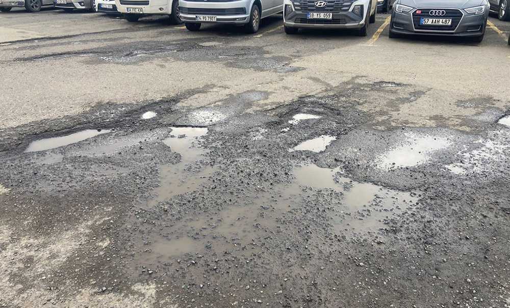 Ücretli Otopark Yine Delik Deşik