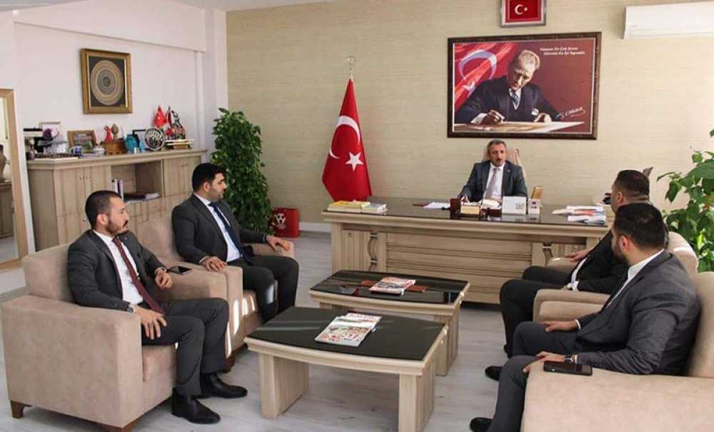 Ülkü Ocaklarından Milli Eğitim Müdürüne Ziyaret