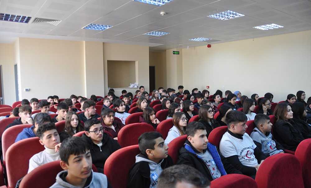 Üntürk'ten Öğrencilere Hayat Dersi