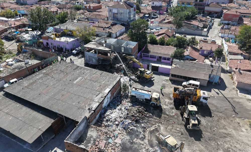 Uyuşturucuya Karşı Metruk Binalar Yıkıldı