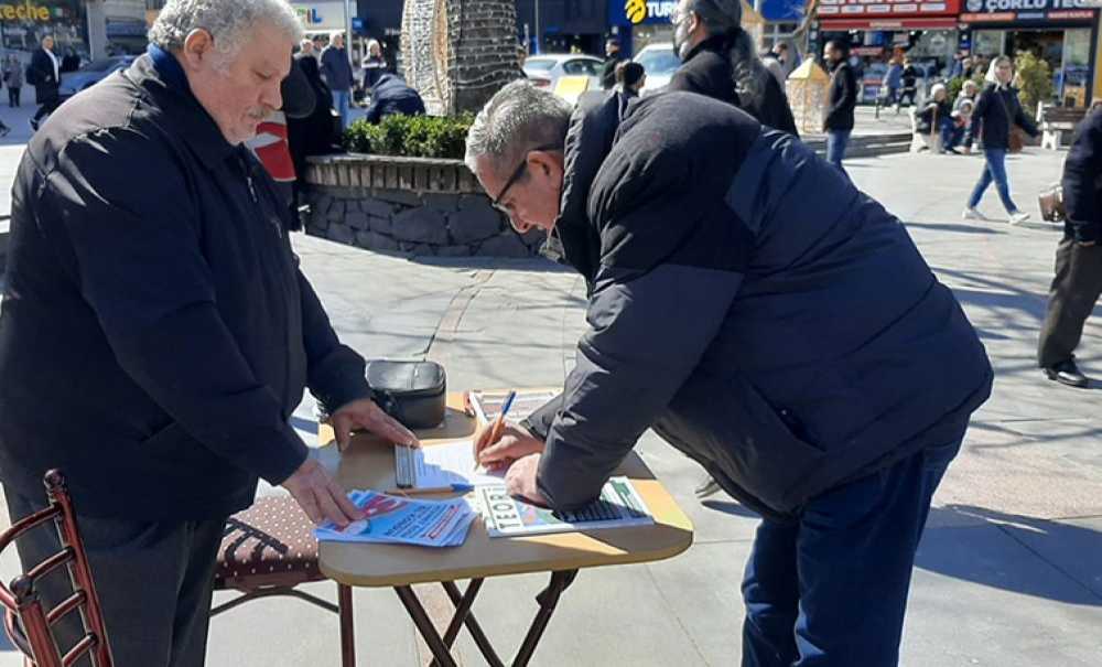 Vatan Partisi Üsler İçin İmza Masası Açtı