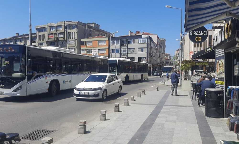 Vatandaşlar Otobüslere Ücretsiz Bindi