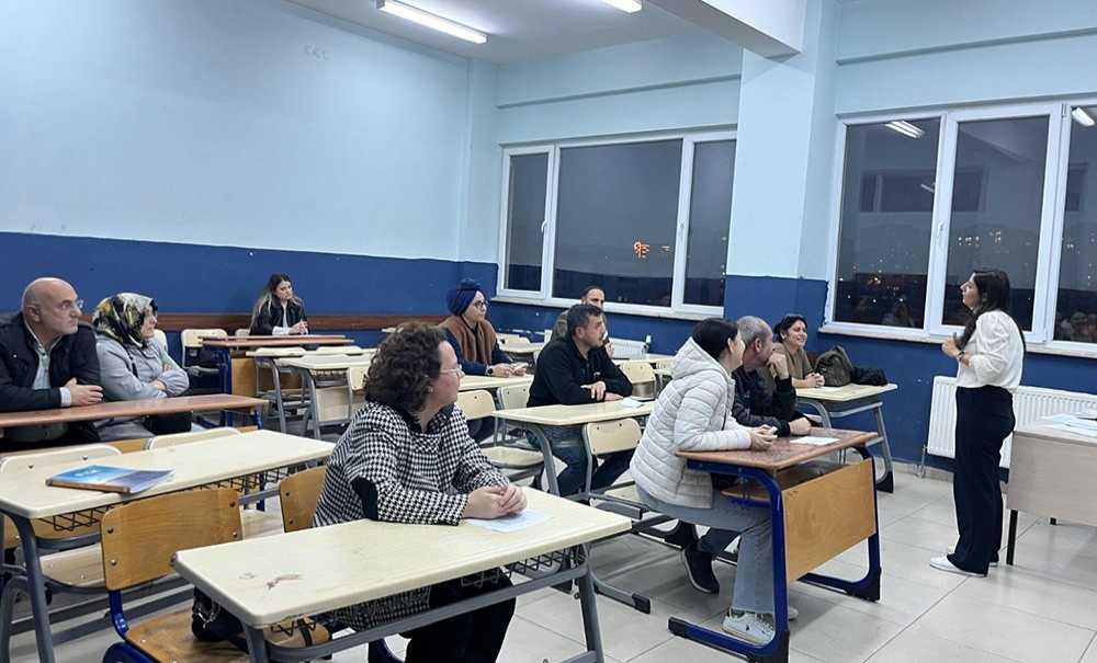 Velilere Yönelik Bilgilendirme Toplantısı Yapıldı