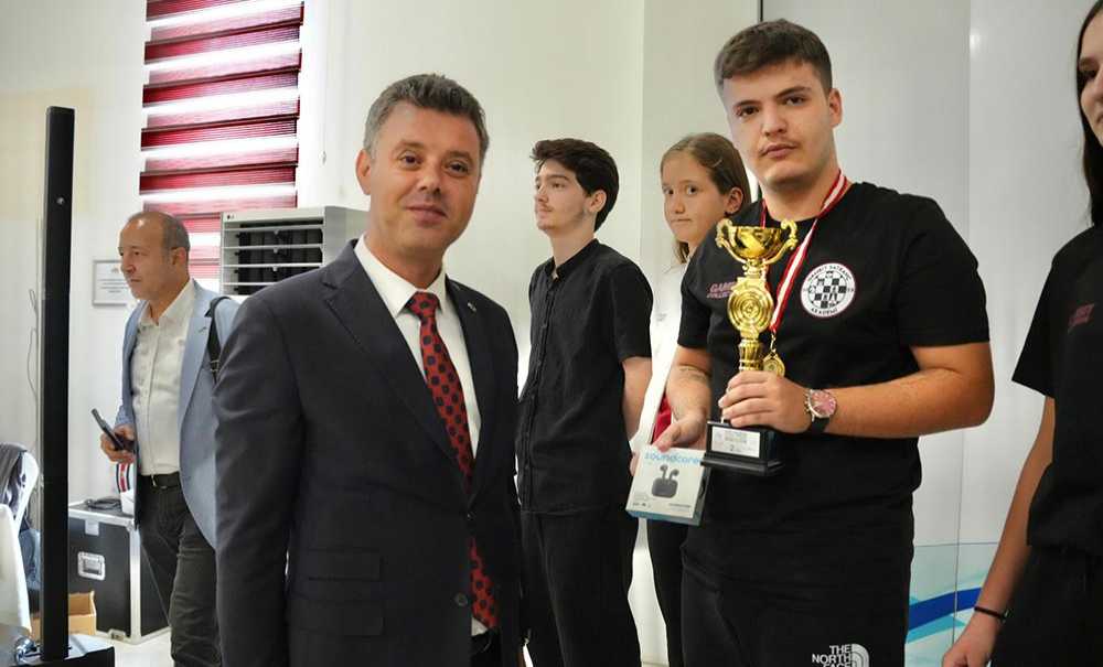 Voleybol Ve Satranç Turnuvaları Tamamlandı