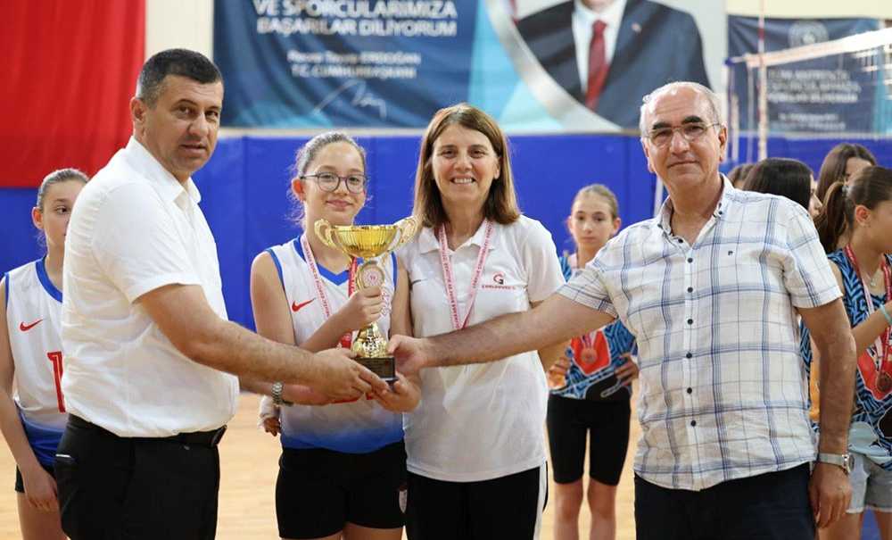 Voleybolcular İçin Ödül Töreni Düzenlendi