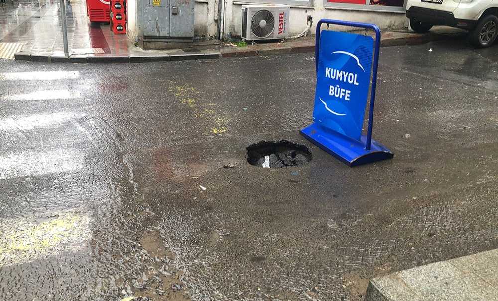 Yağmurdan Sonra Çorlu Sokakları Delik Deşik