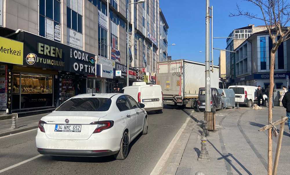 Yanlış Parklanma Trafiği Felç Ediyor