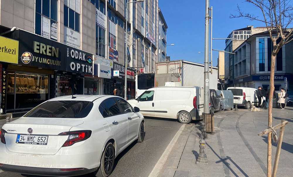 Yanlış Parklanma Trafiği Felç Ediyor