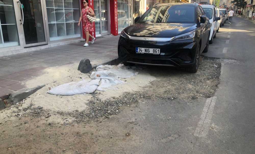 Yapılan Kazılar, Yolları Bozuyor