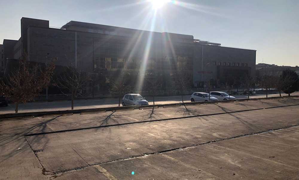 Yeni Yılın İlk Günü Hastane Bahçesi Boş Kaldı