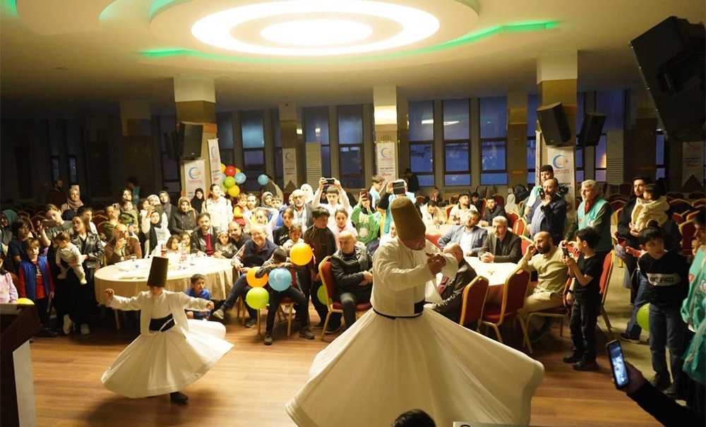 “Yeti̇mlere Tebessüm Etti̇rmek Görevi̇mi̇z”