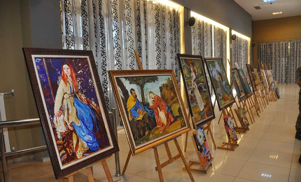 Yılsonu Sergisinde Yüzlerce Eser Yer Aldı