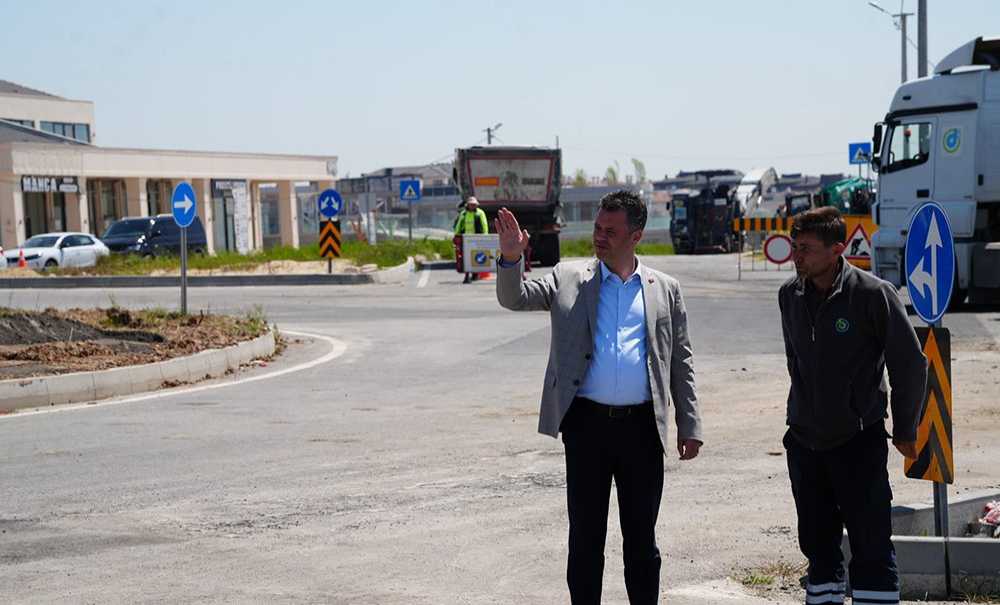 Yol Çalişmalarina Hiz Verdi̇k