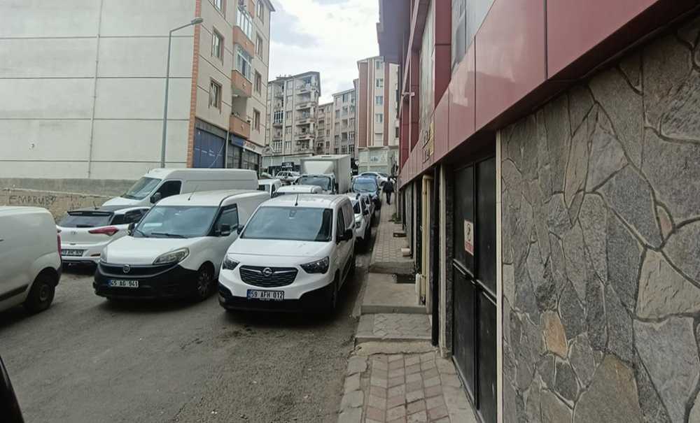 Yola Park Eden Araçlar Tepki Çekiyor