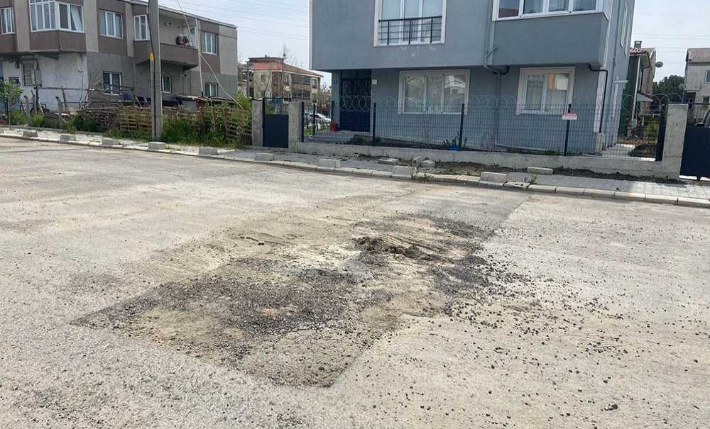 Yolun Ortasındaki Çukur Tepki Çekiyor